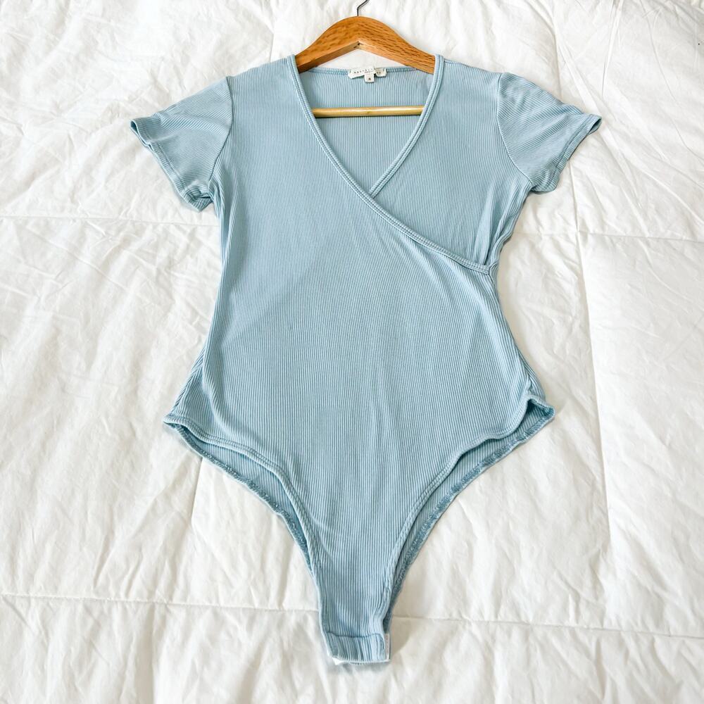 Wasabi + Mint Blue Ribbed Wrap Bodysuit Short Sleeve V-Neck Size Small - Picture 2 of 4